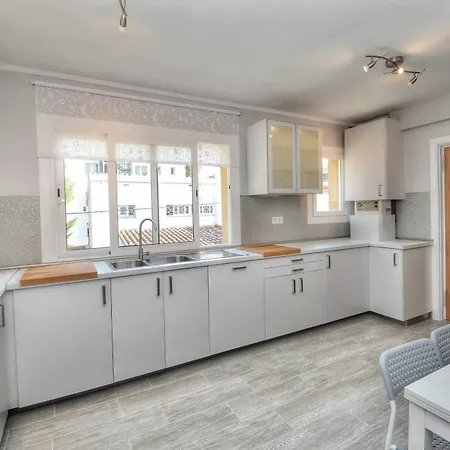 Big Caprabo Apartment